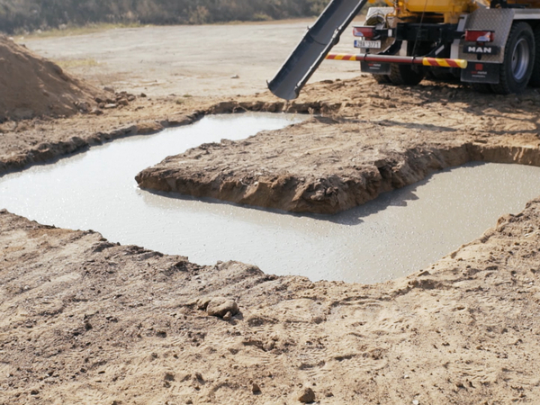 Samorozlévací (snadno zhutnitelný) beton